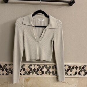 Babaton Aritzia Ribbed V-Neck Crop Top - Cream